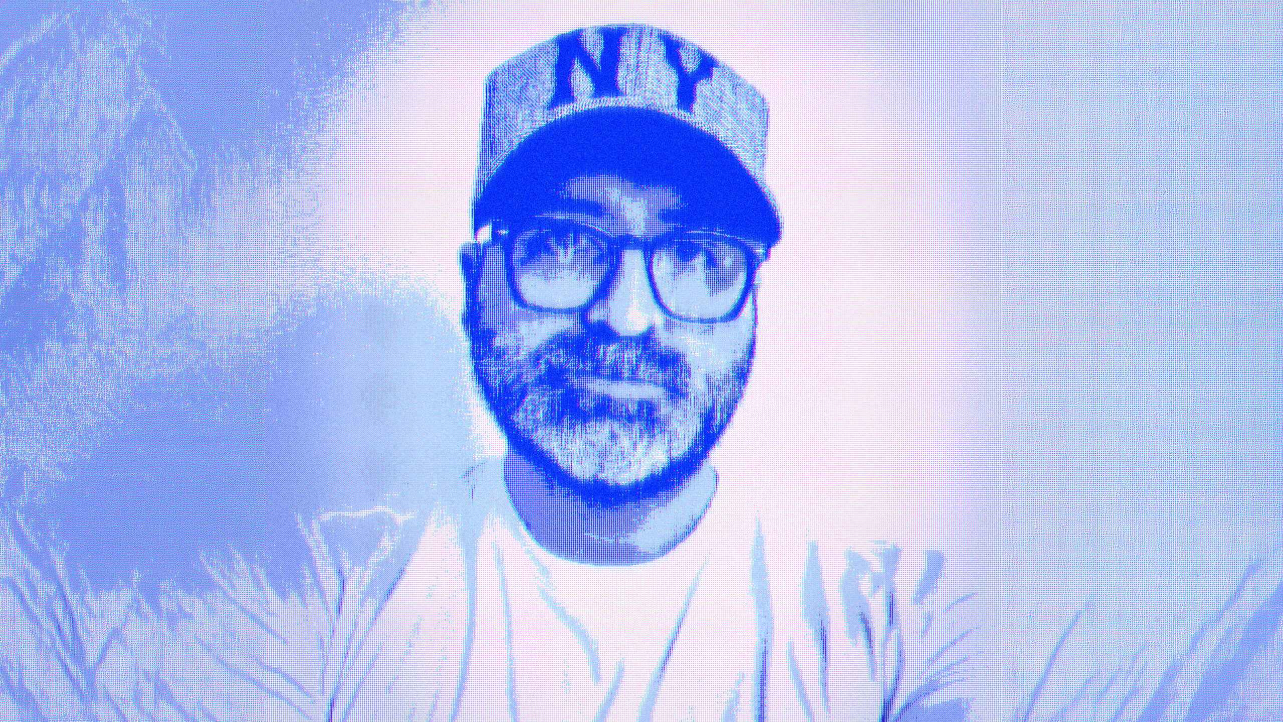 Retrato de Juanca Ramos con textura digital azul y violeta